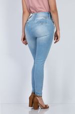 JEAN-BACKSTAGE-JNMF138-8085-AZULCLARO_2.jpg