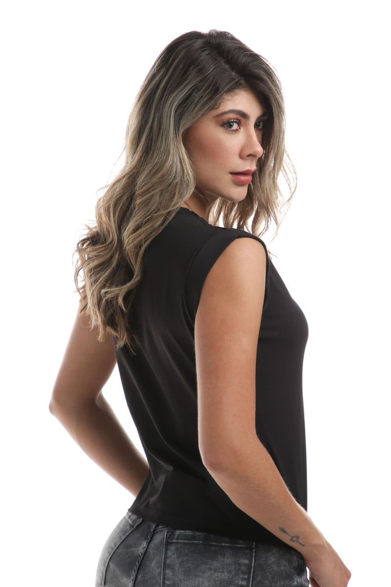 CAMISETA-DEKADA-CTMF237-G23001-NEGRO_2.jpg