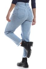 JEAN-BACKSTAGE-JNMF138-MOM-Z30-AZ-CLARO_2.jpg
